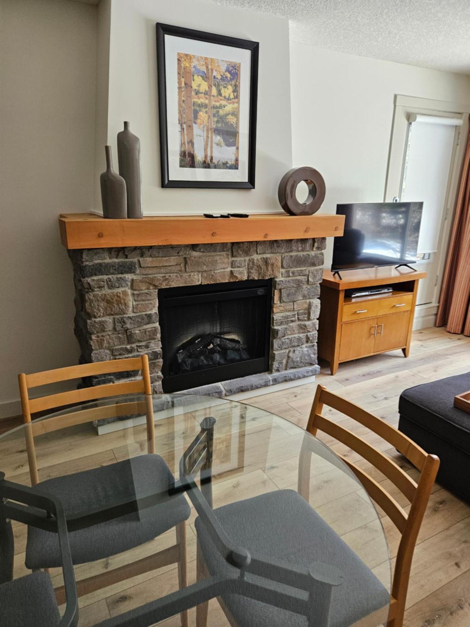 Rocky Mountain Getaway Apartamento Canmore Exterior foto